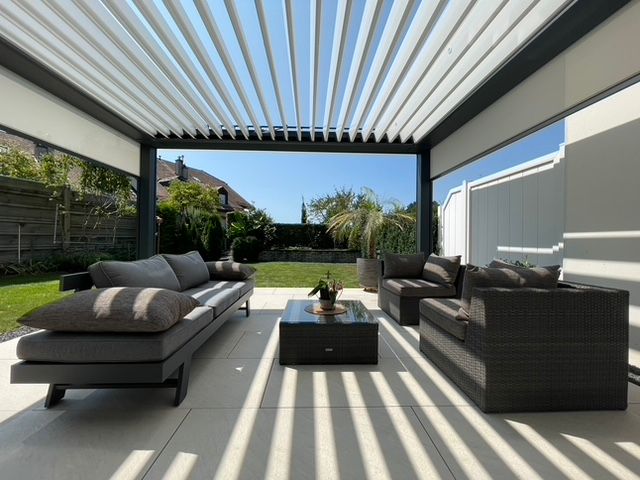 Aluminum pergola installation