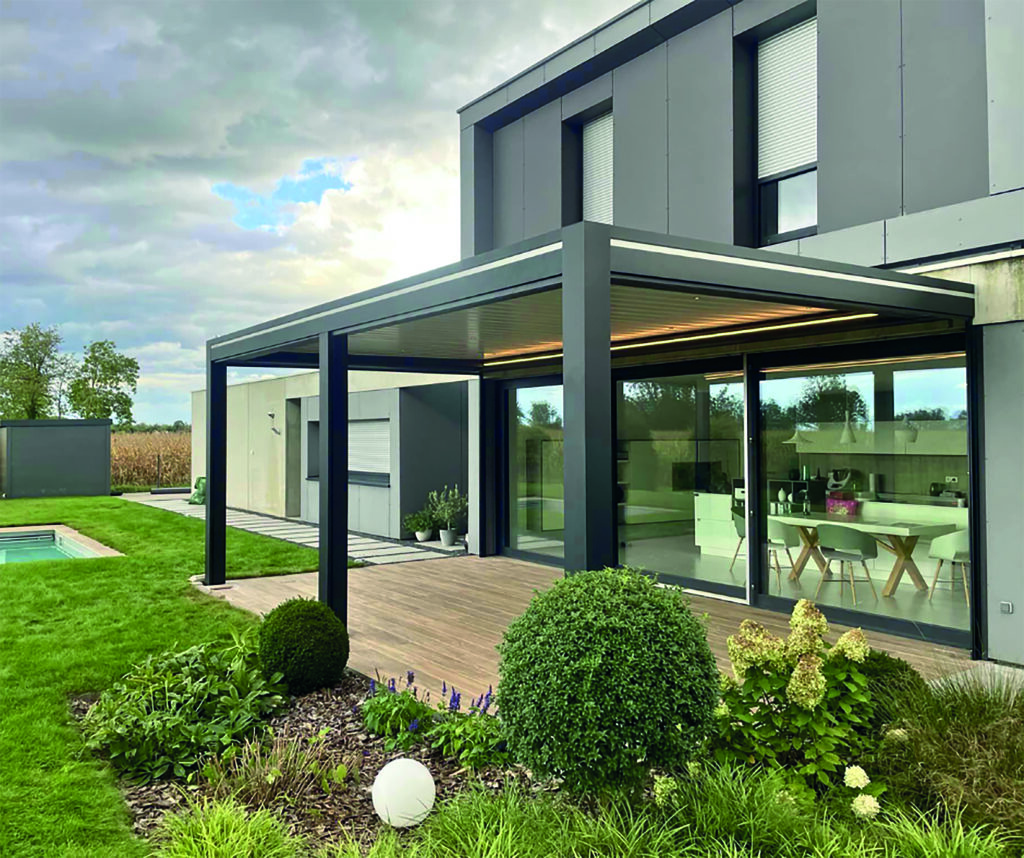 Pergola double module attenante à une maison moderne de Schiltigheim