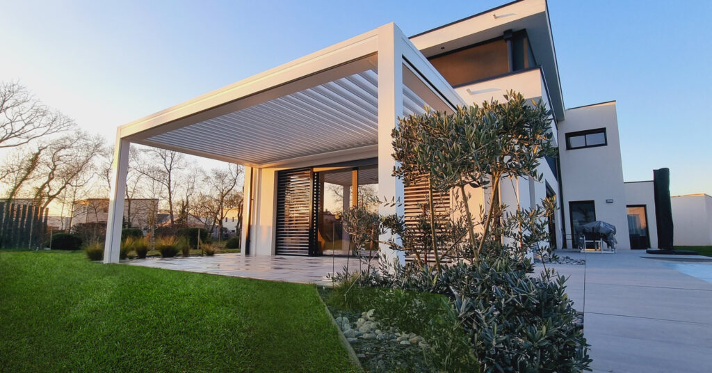 jardin avec pergola à Schiltigheim